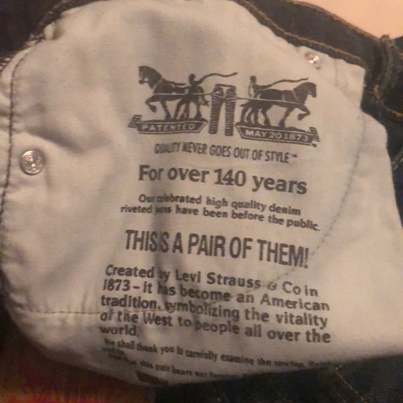 Levi’s - Picture 3 of 4